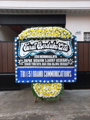 Papan Bunga Duka di Trimurti